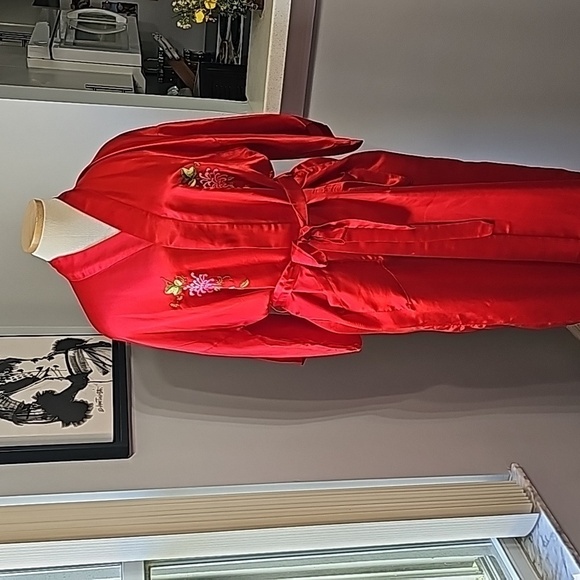 Golden dragon red enbroidery silky satin robe. Size medium. Keep away. - Picture 1 of 12